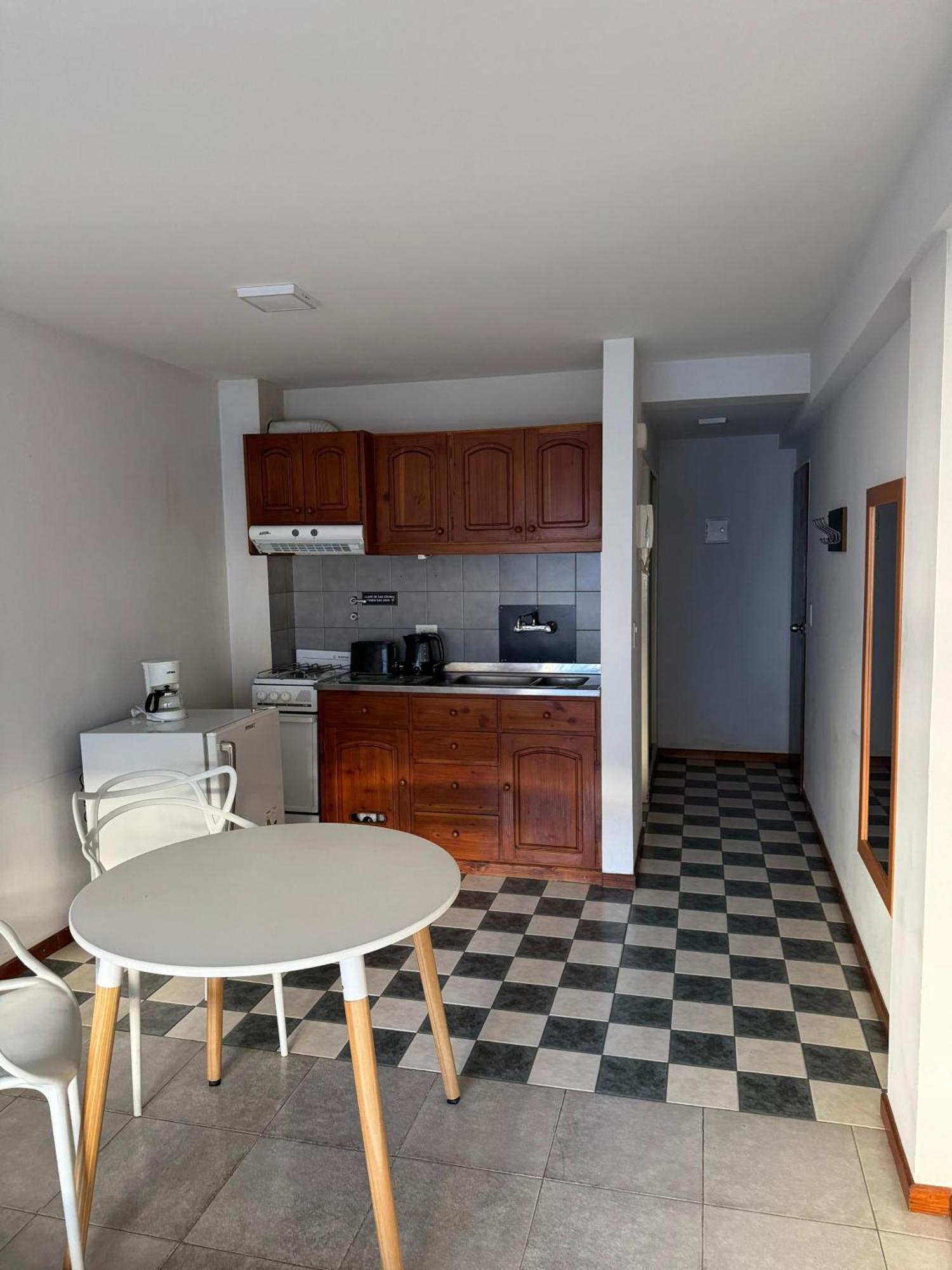 Departamento Centrico Con Patio *
