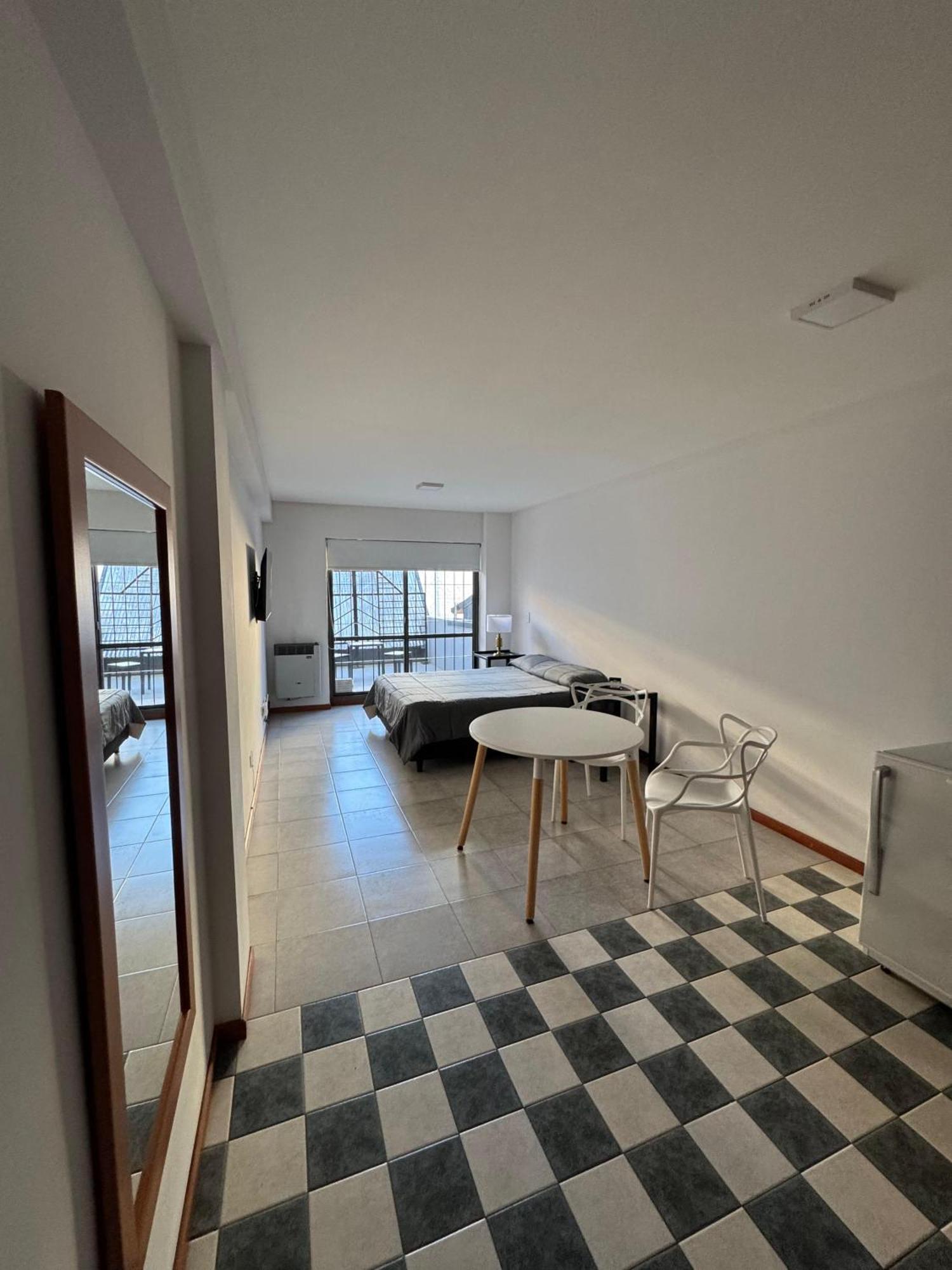 Departamento Centrico Con Patio